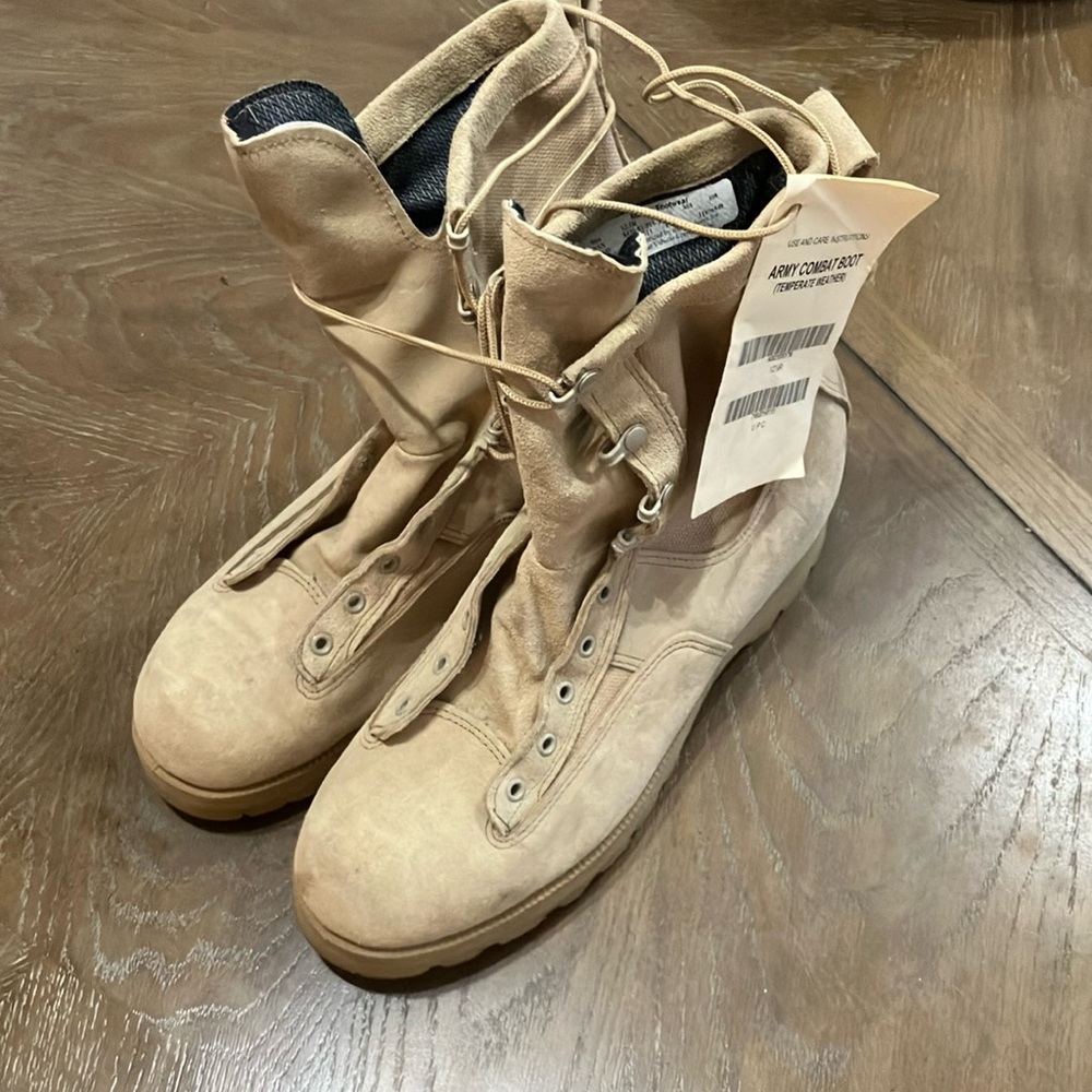 Men's Tan Combat Boots